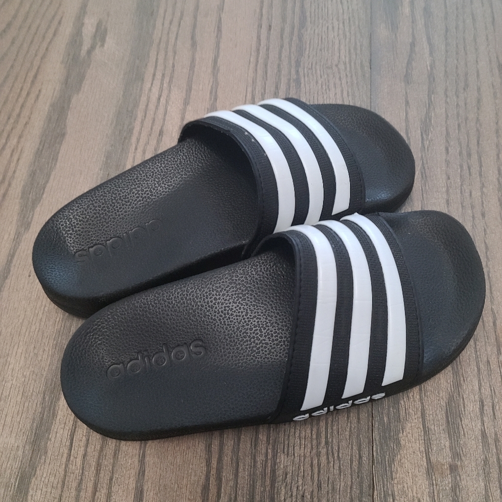 Little Boys adidas slides size 13 like new
